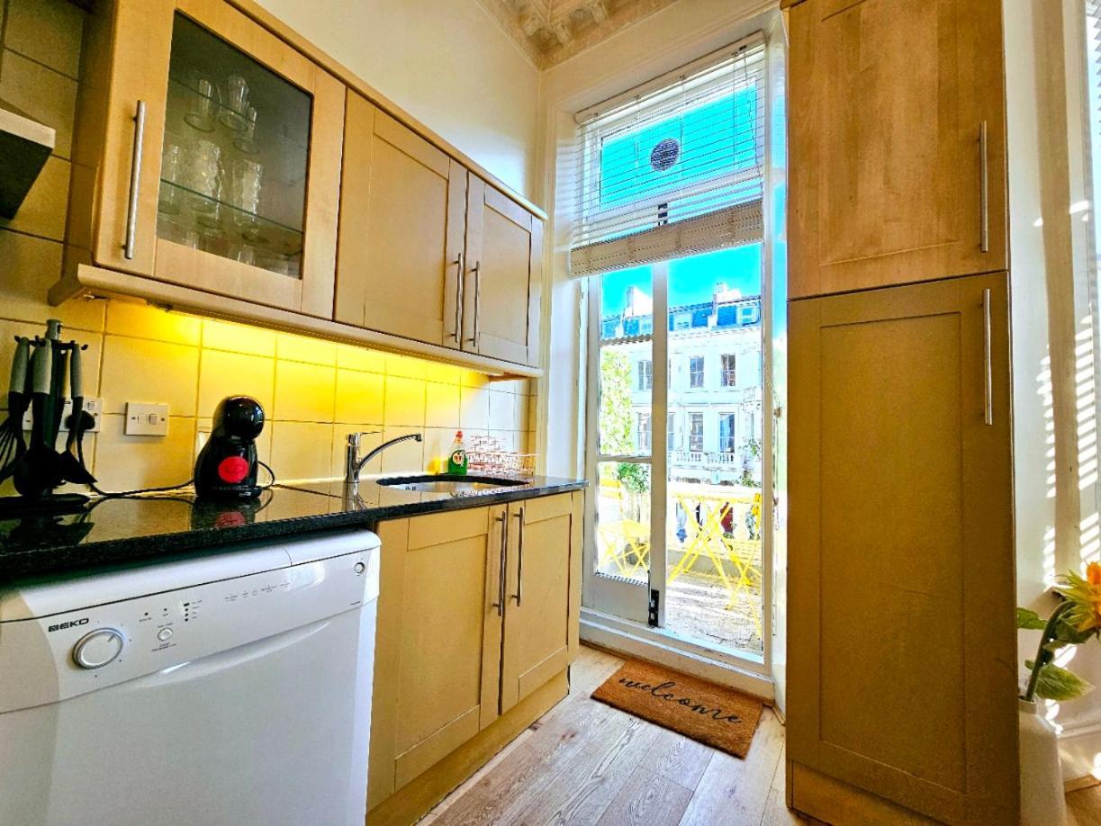 Charming Home With Private Balcony, On 1St Floor, With 2 Bathrooms, 3 Min Walk To Earl'S Court Station London Exterior photo