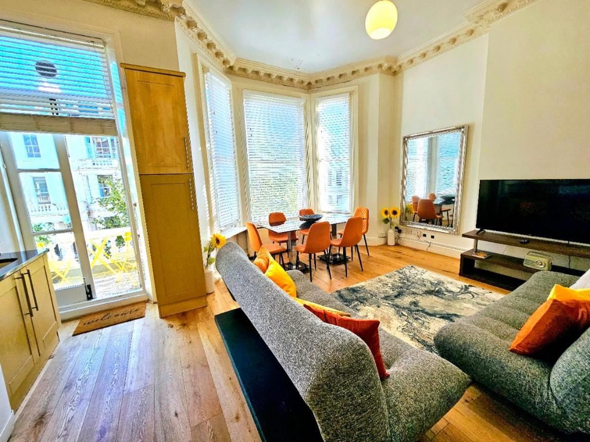 Charming Home With Private Balcony, On 1St Floor, With 2 Bathrooms, 3 Min Walk To Earl'S Court Station London Exterior photo